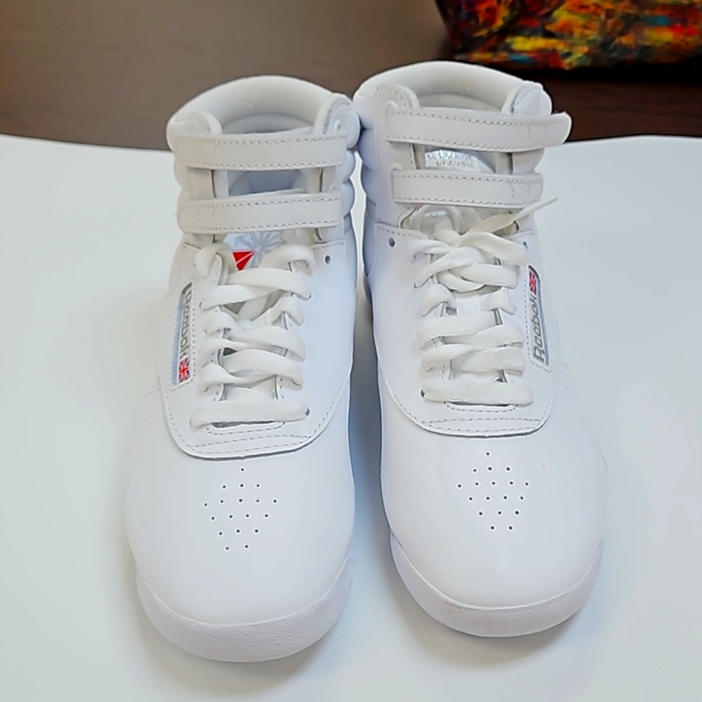 Reebok Classics Size 8.5 White
